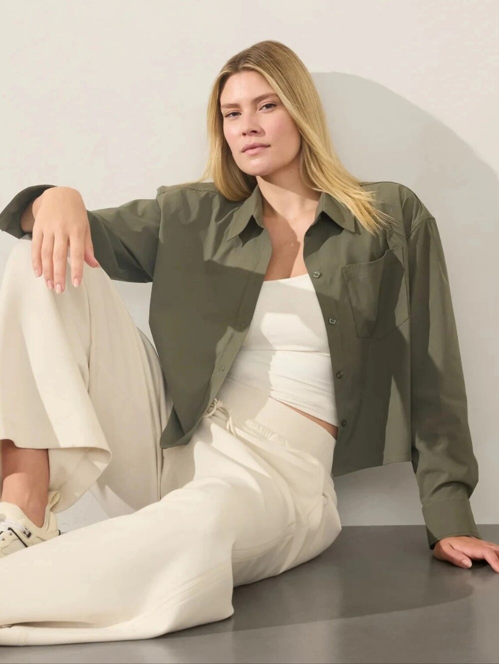 Athleta L Midday Cropped Poplin Button Up Shirt Moss Green Medium